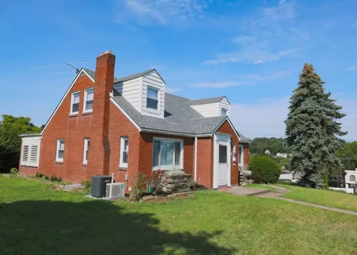 Close To * Charming Xl Cape Cod * Airport Holiday home