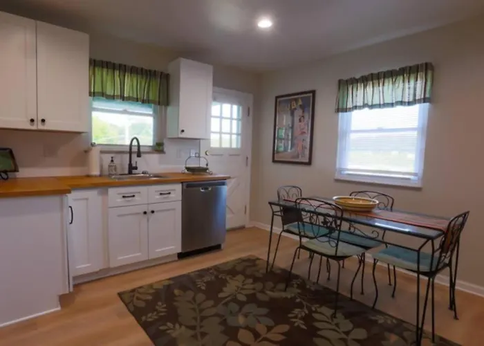 Holiday home Close To * Charming Xl Cape Cod * Airport