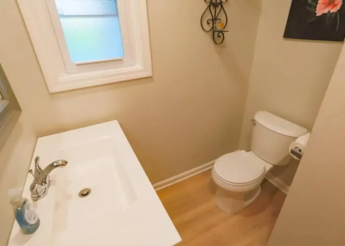 Holiday home Close To * Charming Xl Cape Cod * Airport *